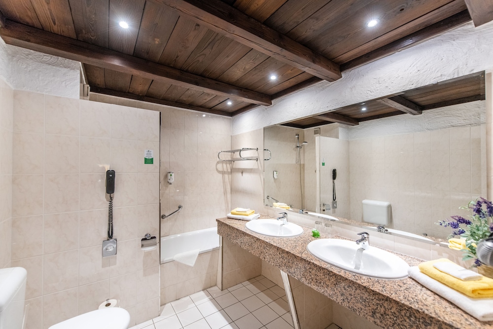 Premium Double or Twin Room photo 3