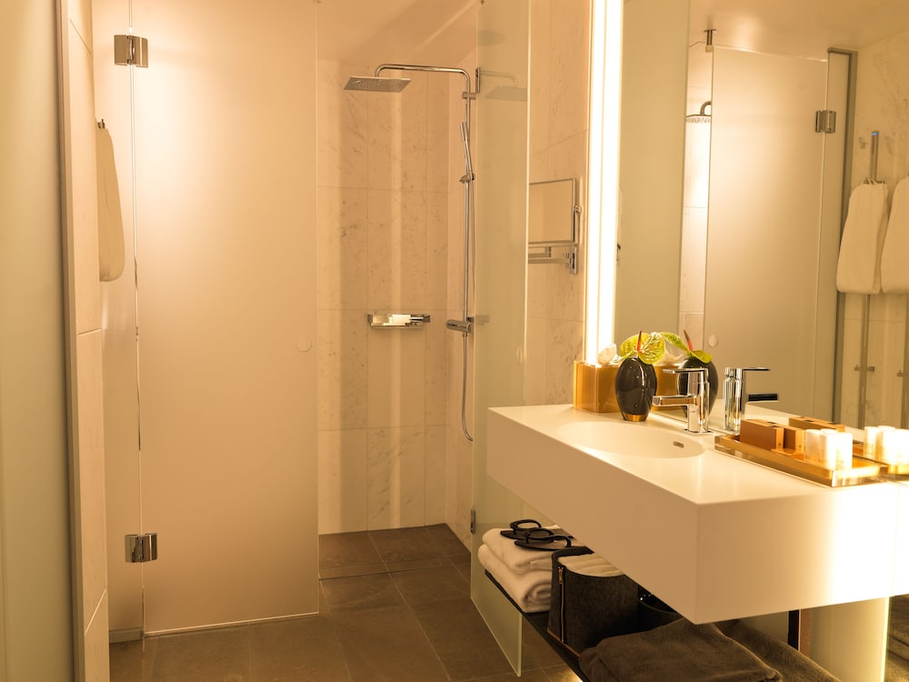 Available room