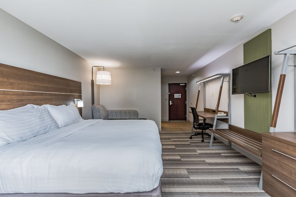 Standard Room, 1 King Bed - Photo 4