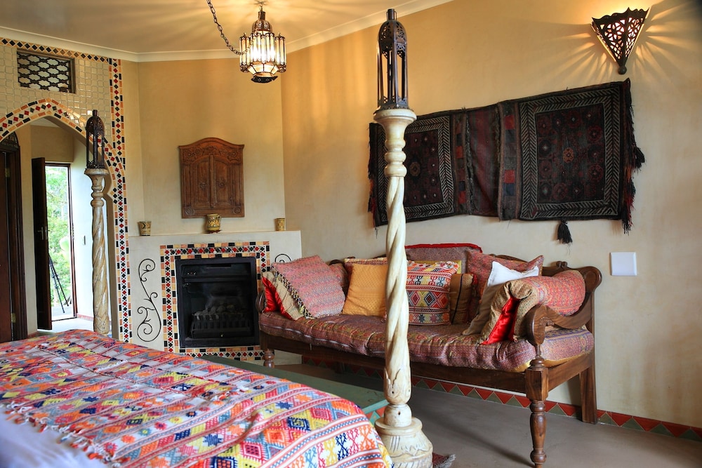Deluxe Room - Photo 21