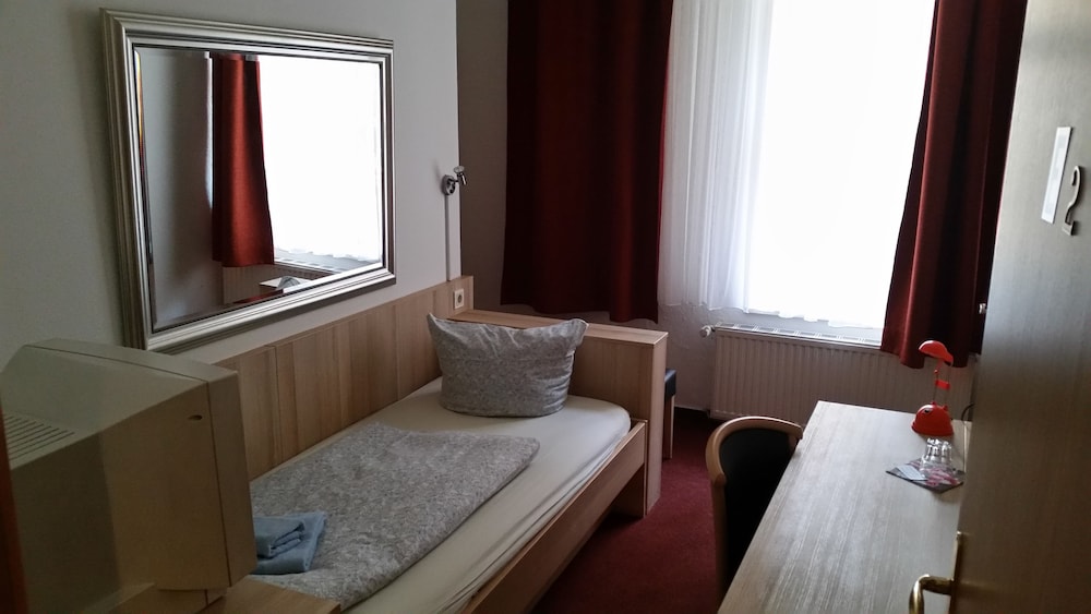 Basic Single Room photo 1