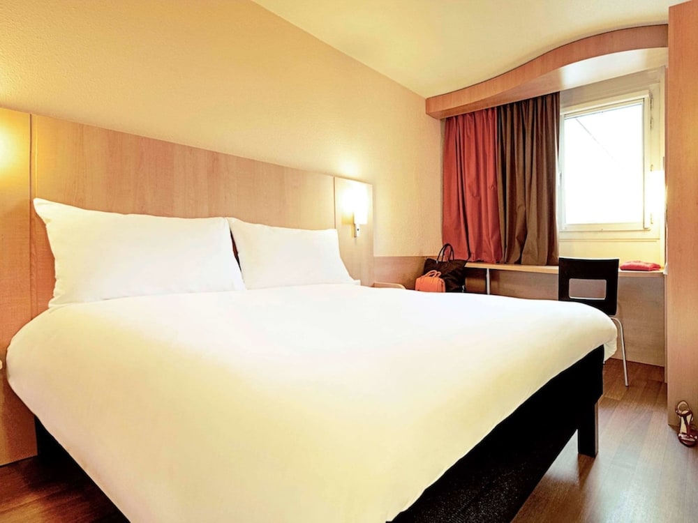 Standard Room, Multiple Beds - Photo 1