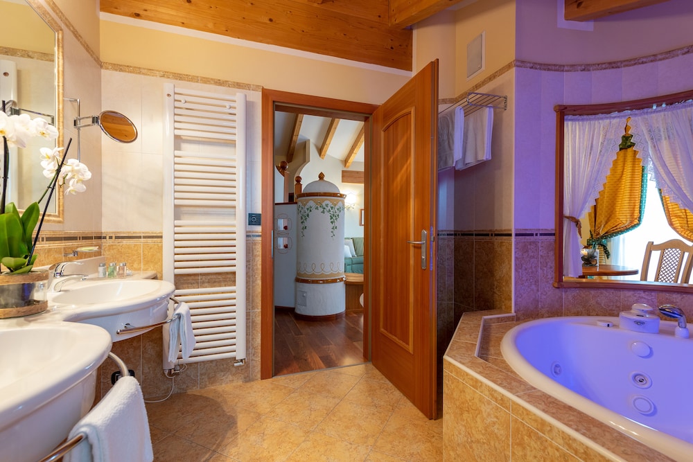 Luxury Suite, 2 Bedrooms, Sauna - Photo 5