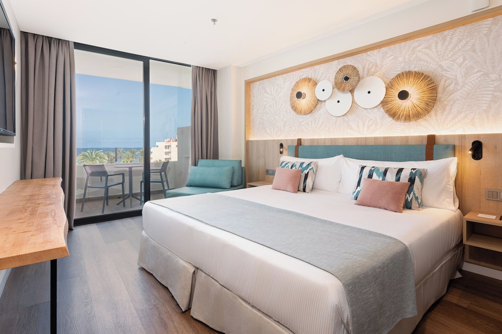 Standard, Sea View - Photo 1