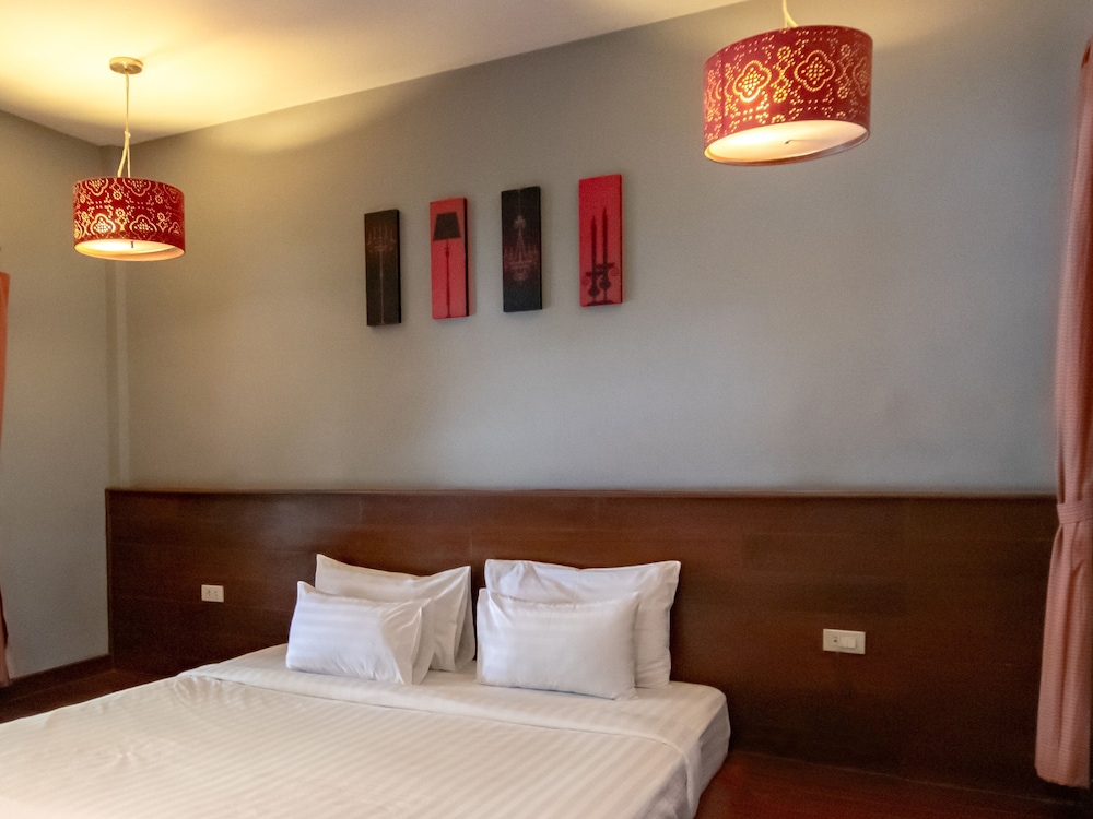 Deluxe Room, 1 King Bed - Photo 1