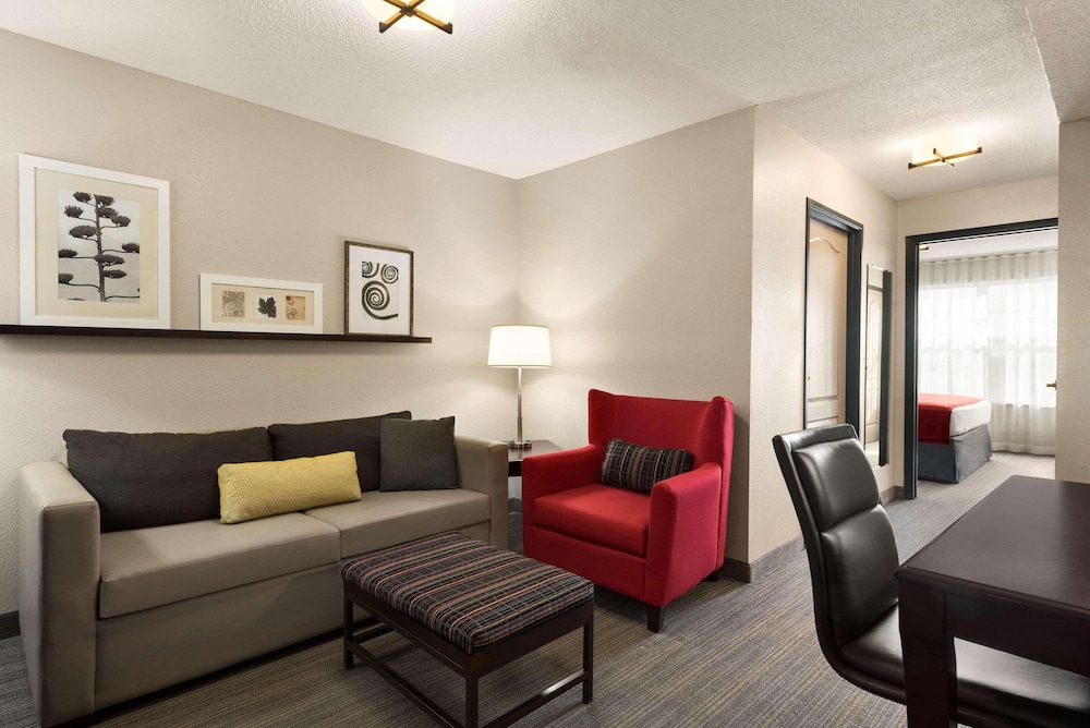 Suite, 1 Bedroom, Accessible, Non Smoking - Photo 1