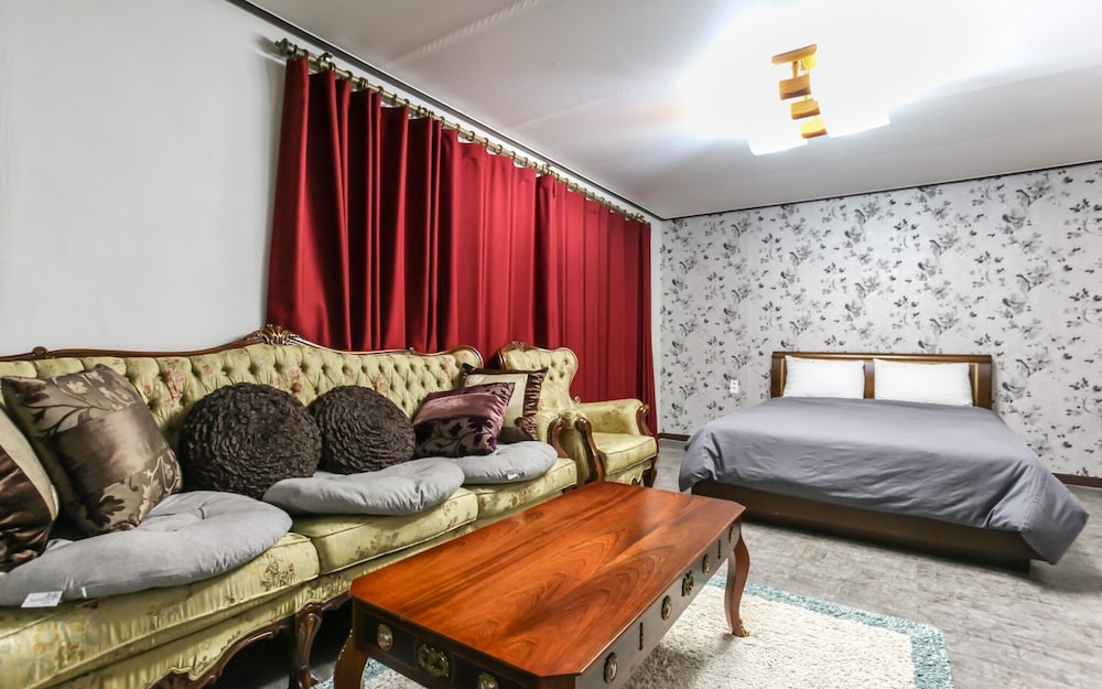 Room (Royal Double (Ocean View)) - Photo 4