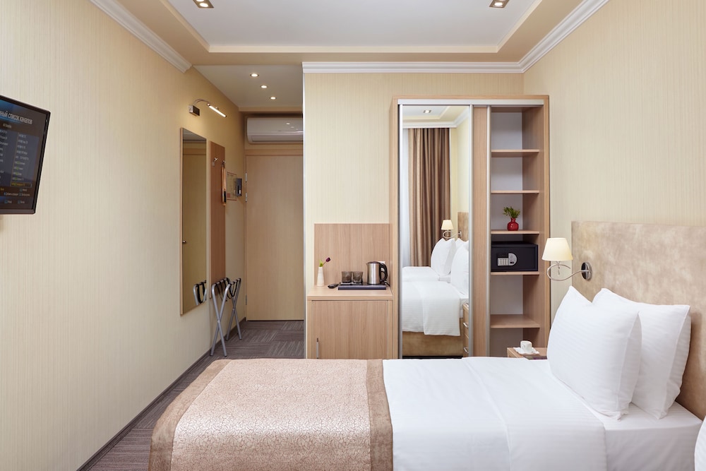 Standard Double or Twin Room photo 2