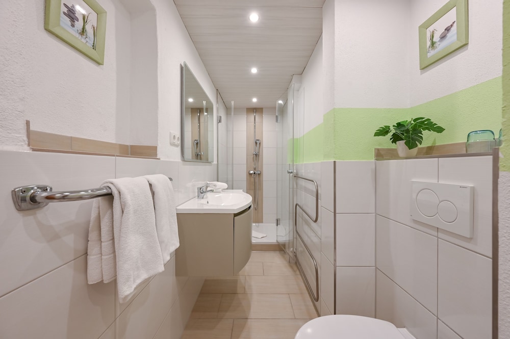Double Room, Balcony - Photo 3