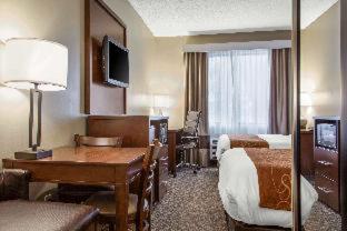 Standard King Room - Hearing Accessible photo 3