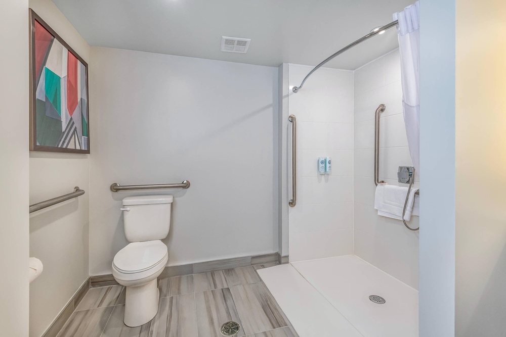Suite, Multiple Beds, Accessible, Non Smoking photo 3