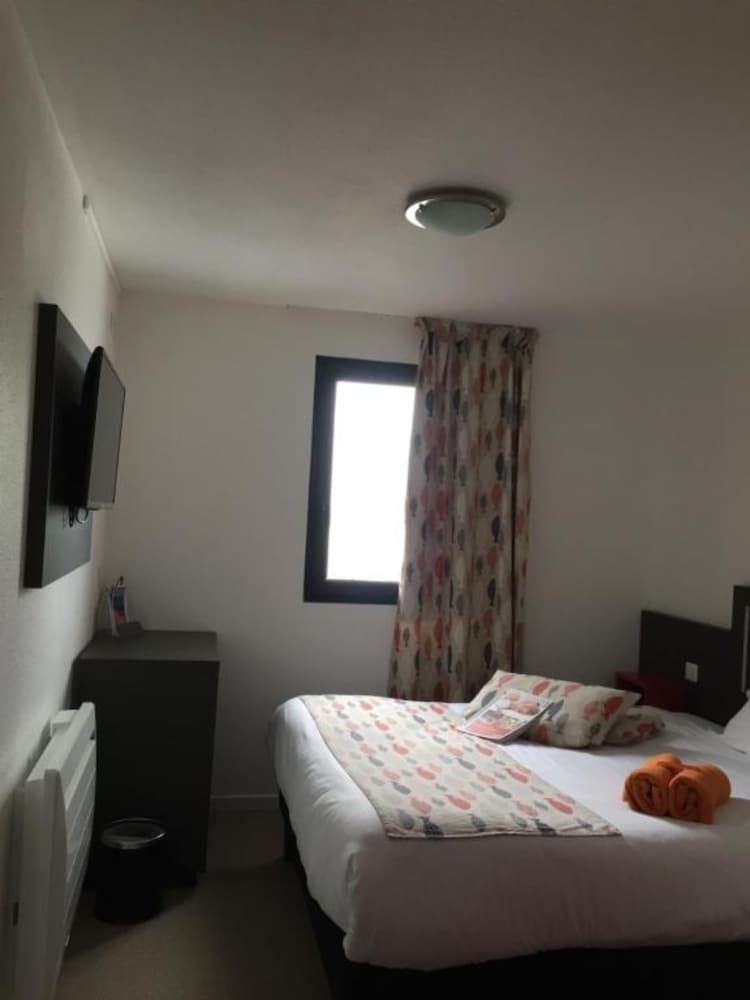 Standard Room, 1 Double Bed - Photo 10