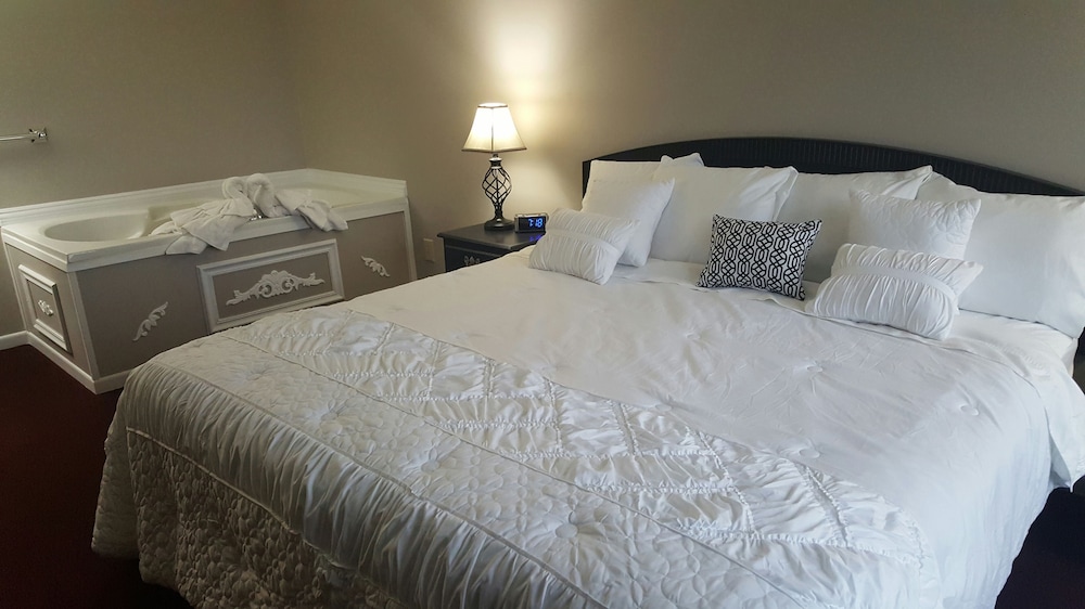 Honeymoon Suite, 1 King Bed, Balcony