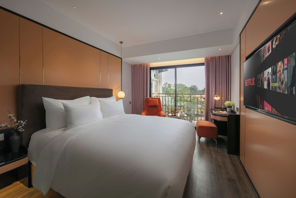 Junior Double Room, Lake View