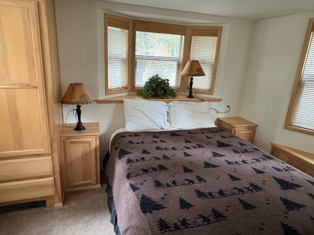 Standard Cabin (Young at Heart) photo 1