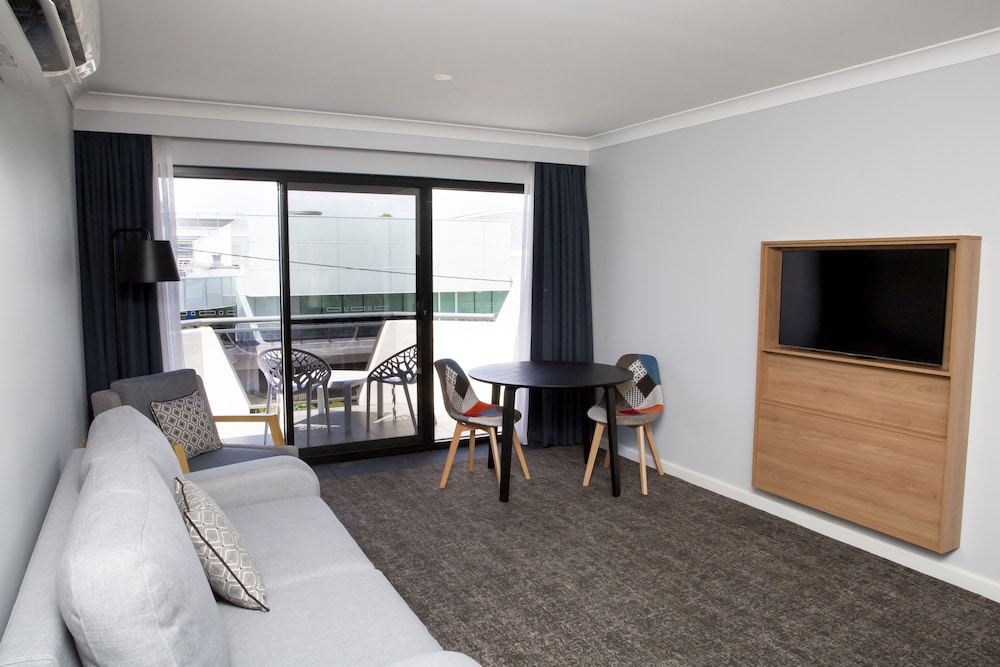 Clubside King Suite photo 2