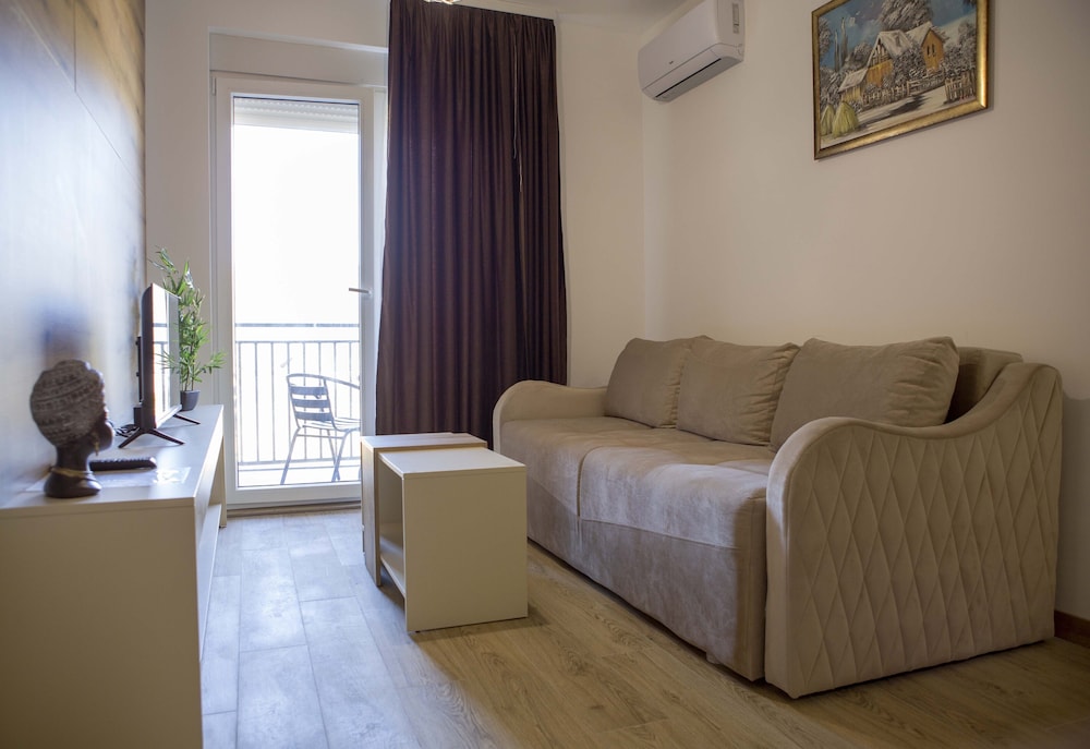 Elite Apartment photo 2