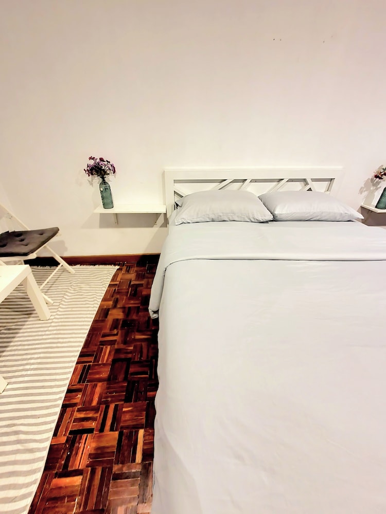 Standard Twin Room, Multiple Beds, Shared Bathroom photo 3