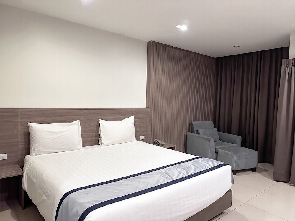 Premium Double or Twin Room photo 3