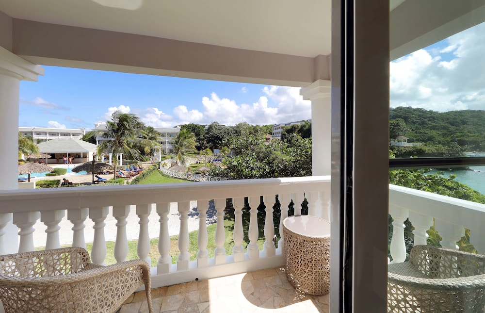 Suite Beachside Panoramic Ocean View