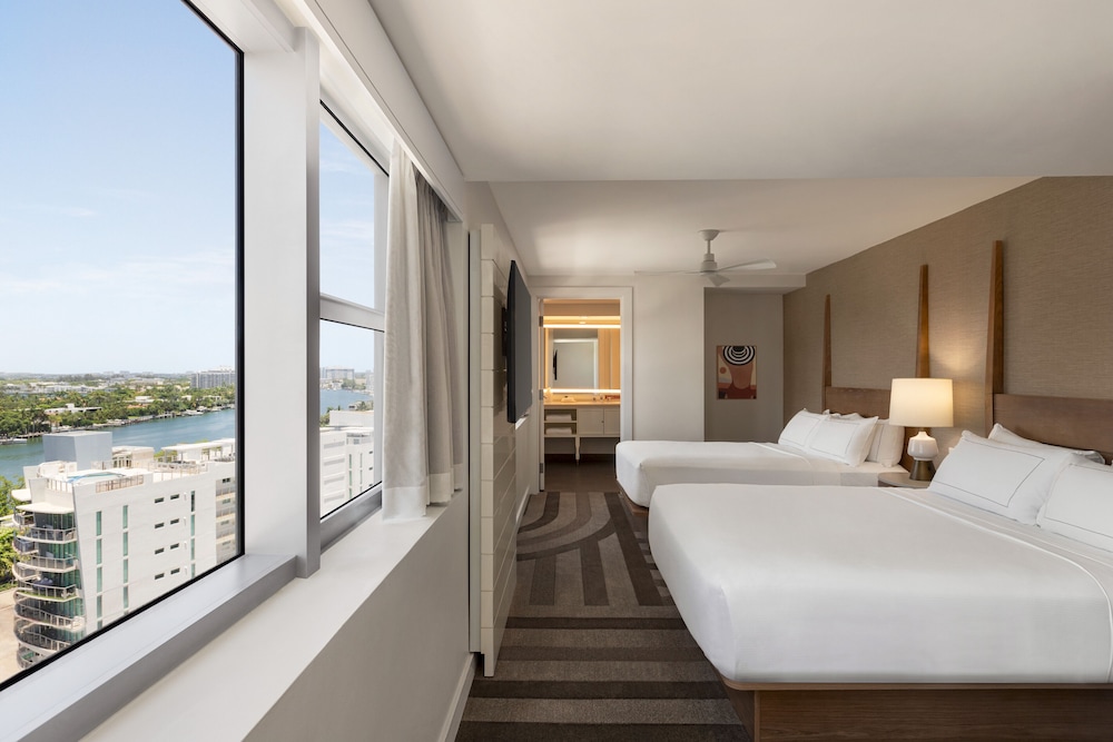 Suite, Multiple Beds (Intraview) photo 3