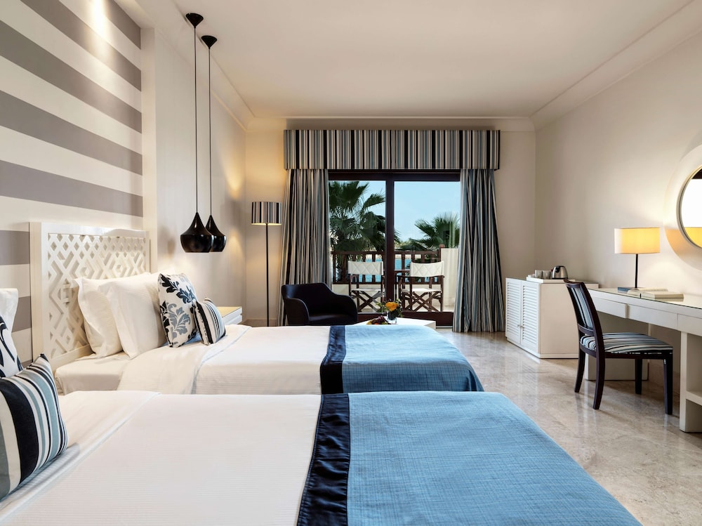 Juweira Room With Aqua Park Entrance