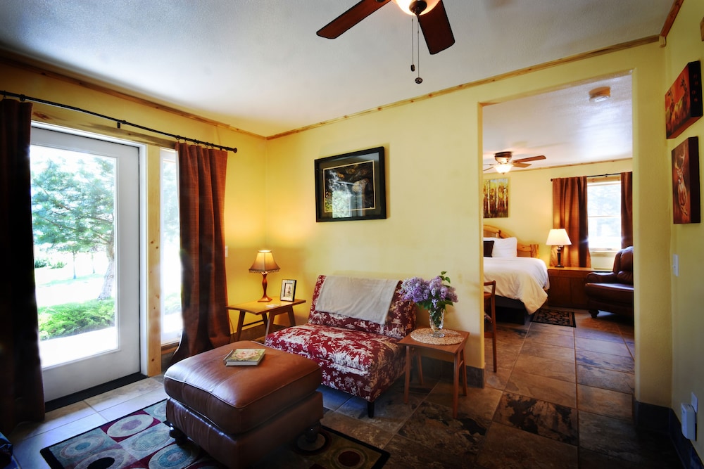 Two Medicine Suite photo 3
