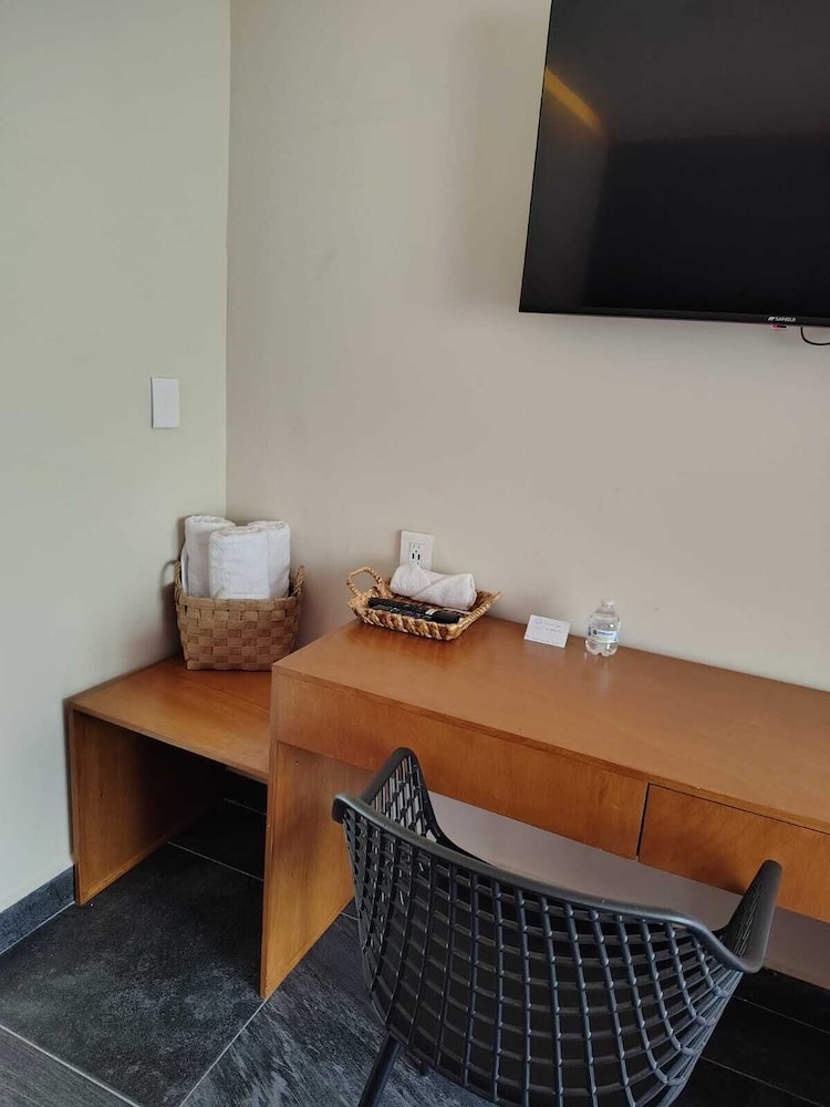 Deluxe Double or Twin Room - Photo 3