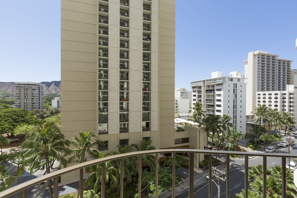 Family Studio Suite, Balcony, City View (family Room)