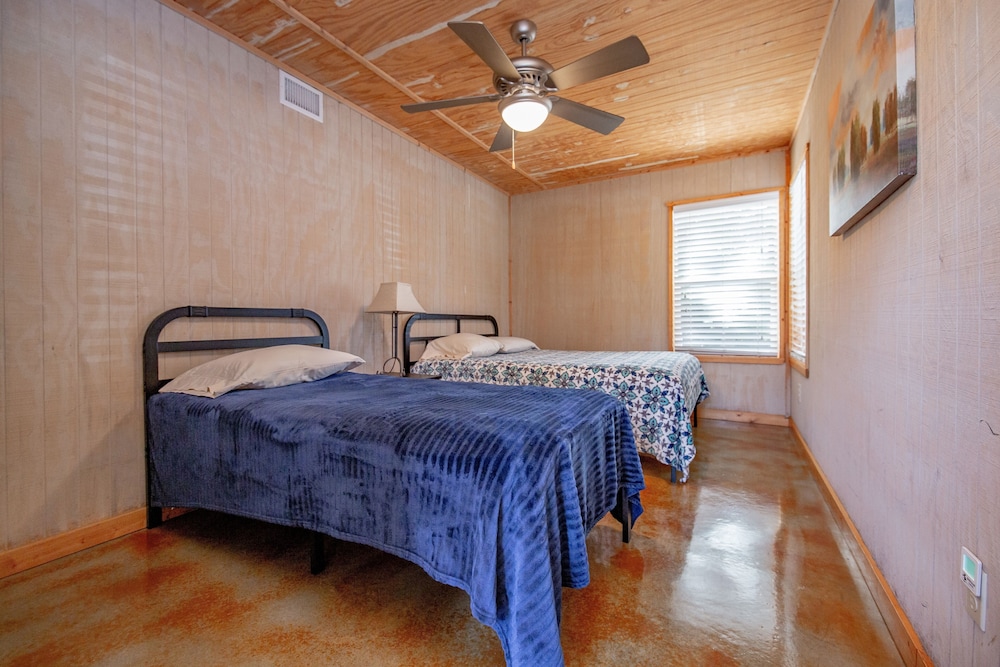 Premier Cabin