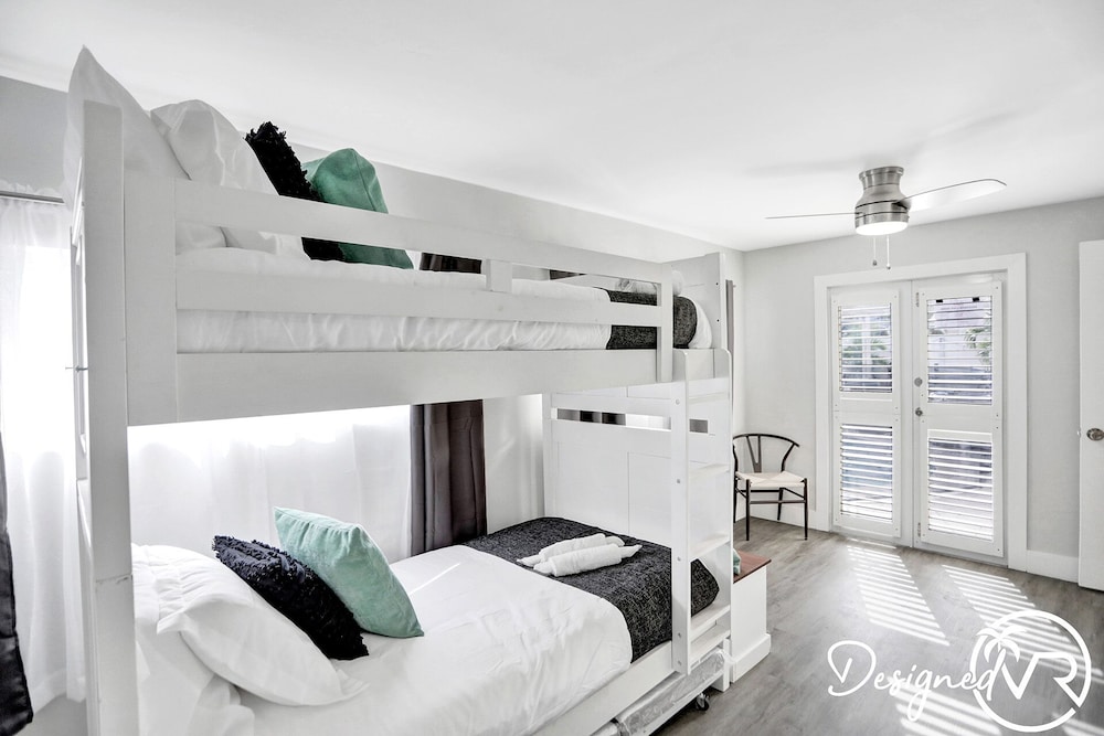 House (6 Bedrooms) photo 2
