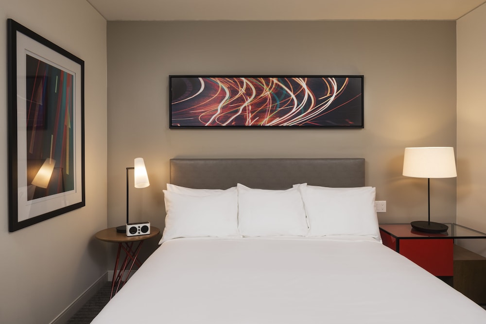 Room, 1 King Bed (High Floor) photo 1