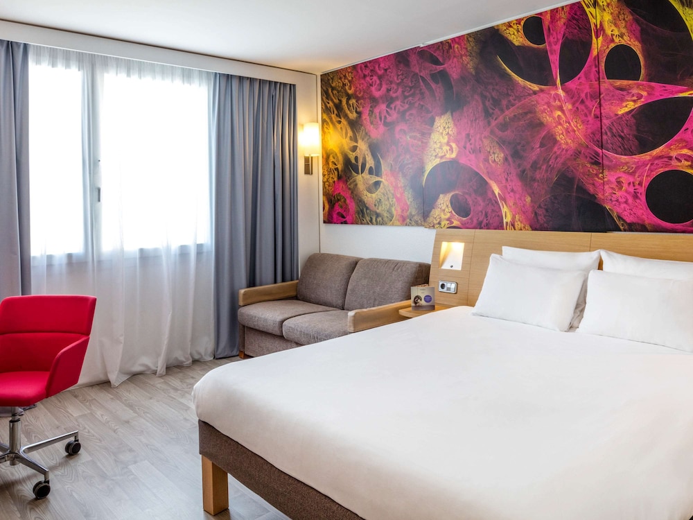 Superior Suite, 1 Queen Bed with Sofa bed
