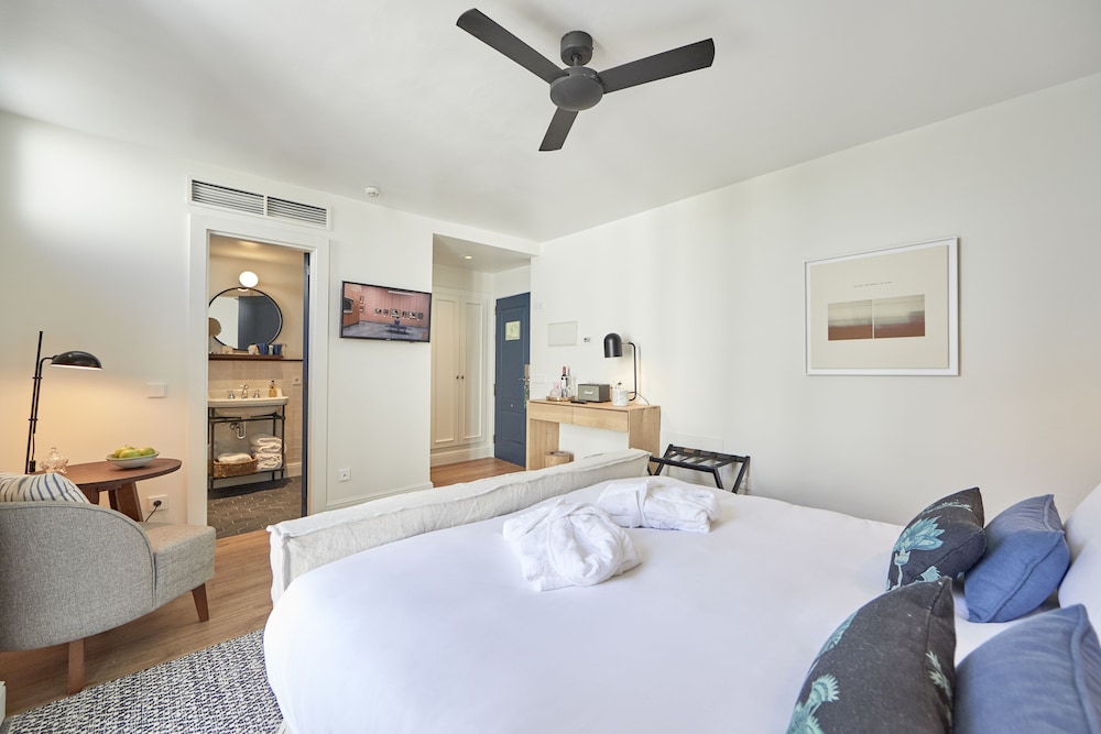 Superior Room - Photo 8