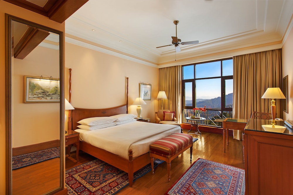 Premier Room, 1 King Bed, Mountain View