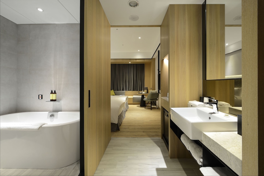 Deluxe Double Room with museum view - Photo 3