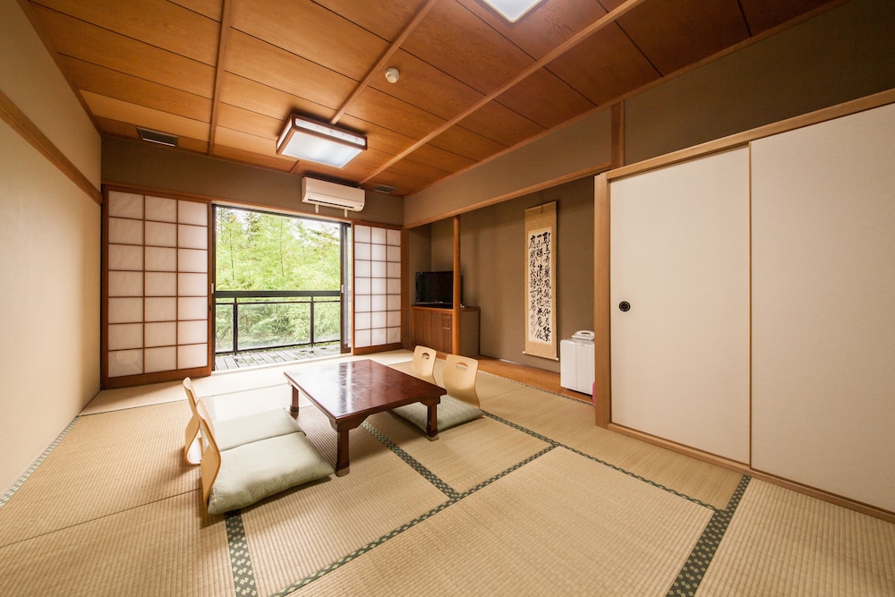 Standard Japanese Style Room photo 3