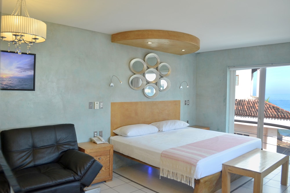 Deluxe Double Room - Photo 1