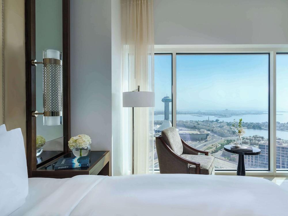 Deluxe Room, 1 King Bed (Corniche view)