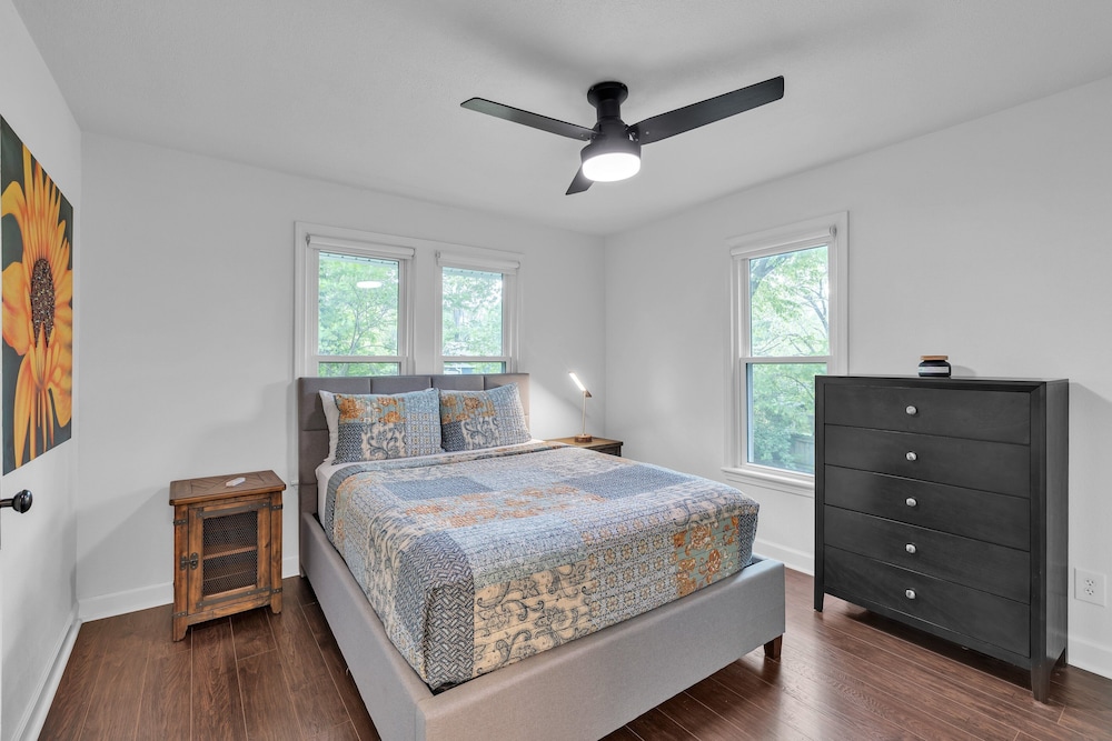 House, 2 Bedrooms photo 2