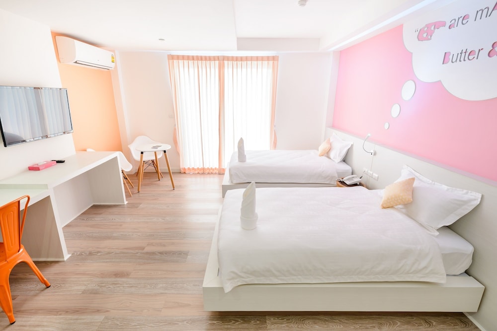 Deluxe Room (Twin Bed) - Photo 14