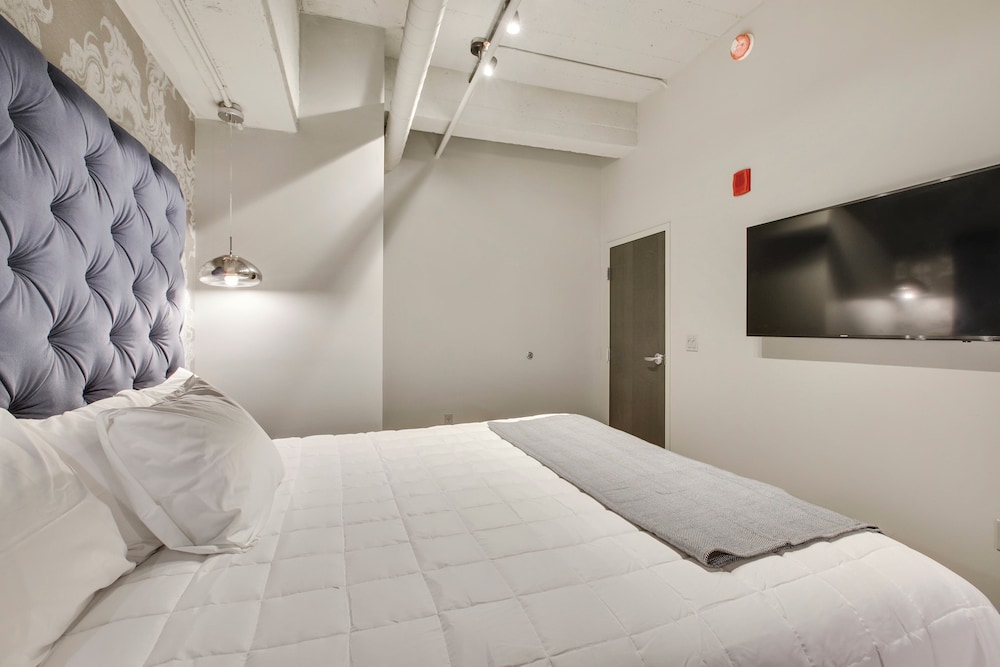 1 Bedroom Suite photo 2