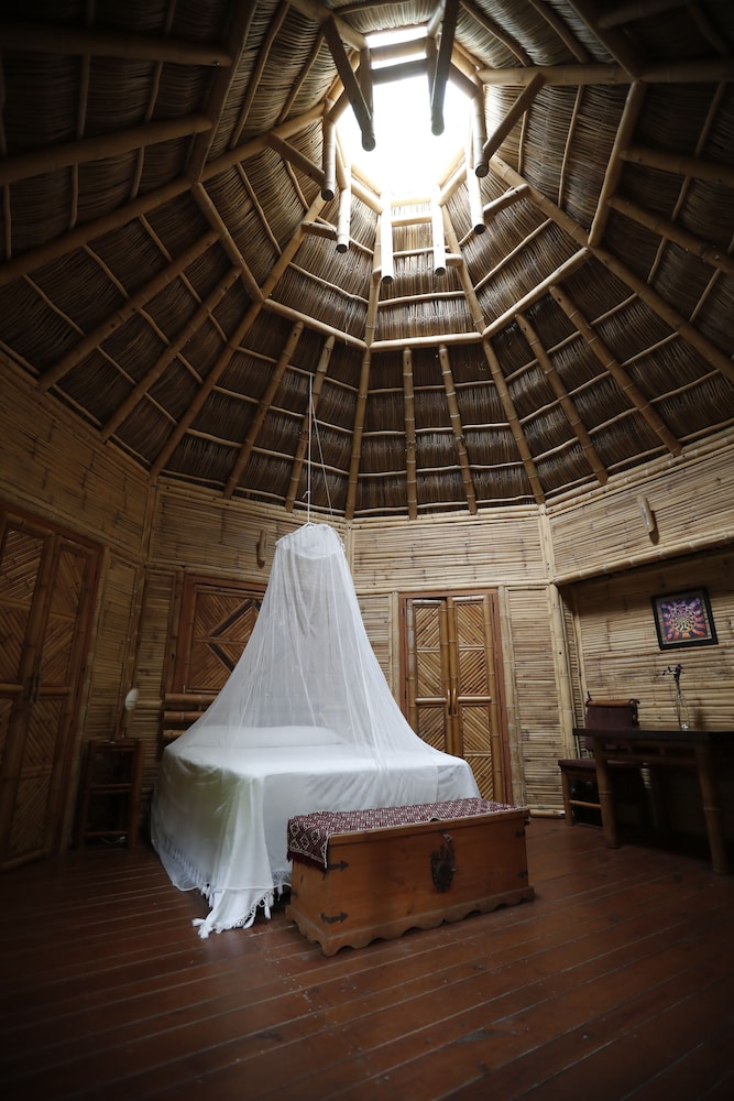 Romantic Cabin, Garden View photo 1