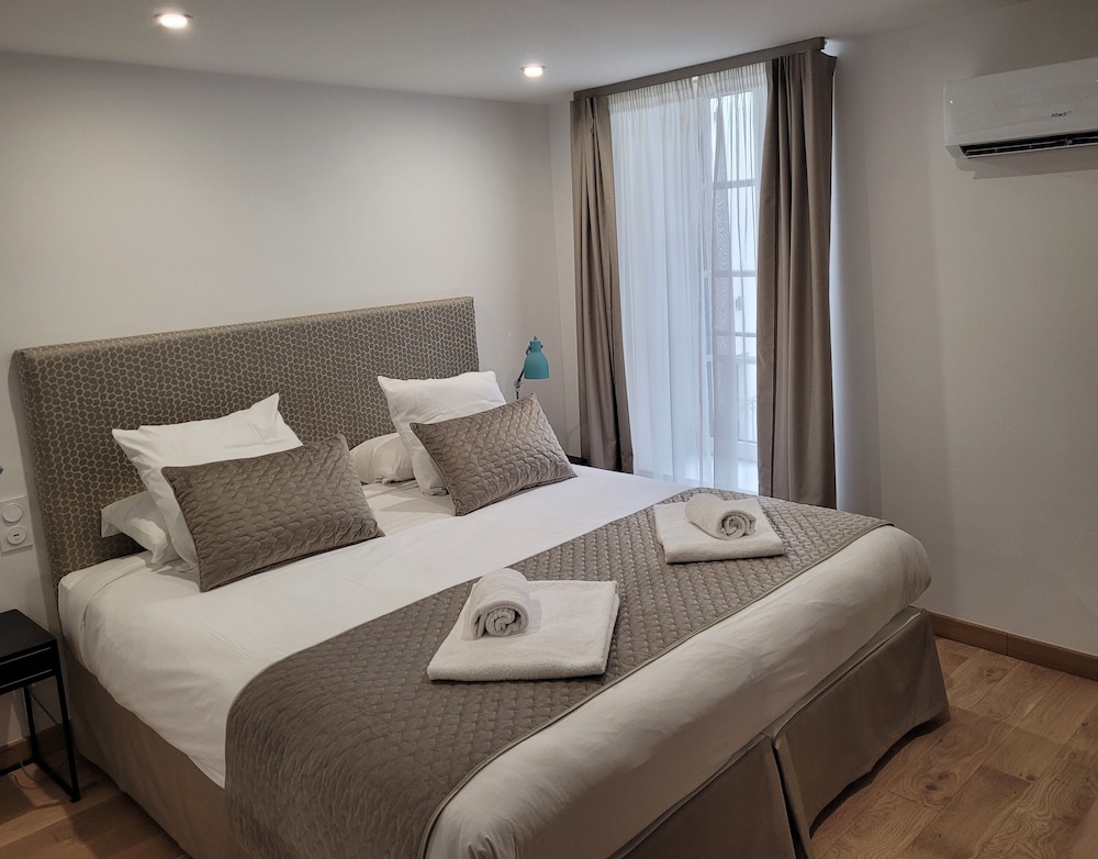 Apartment (Luxe) photo 1