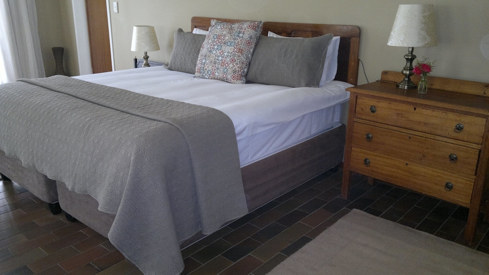 Premium Triple Room, 1 Bedroom, Non Smoking, Hill View (Prima Room)