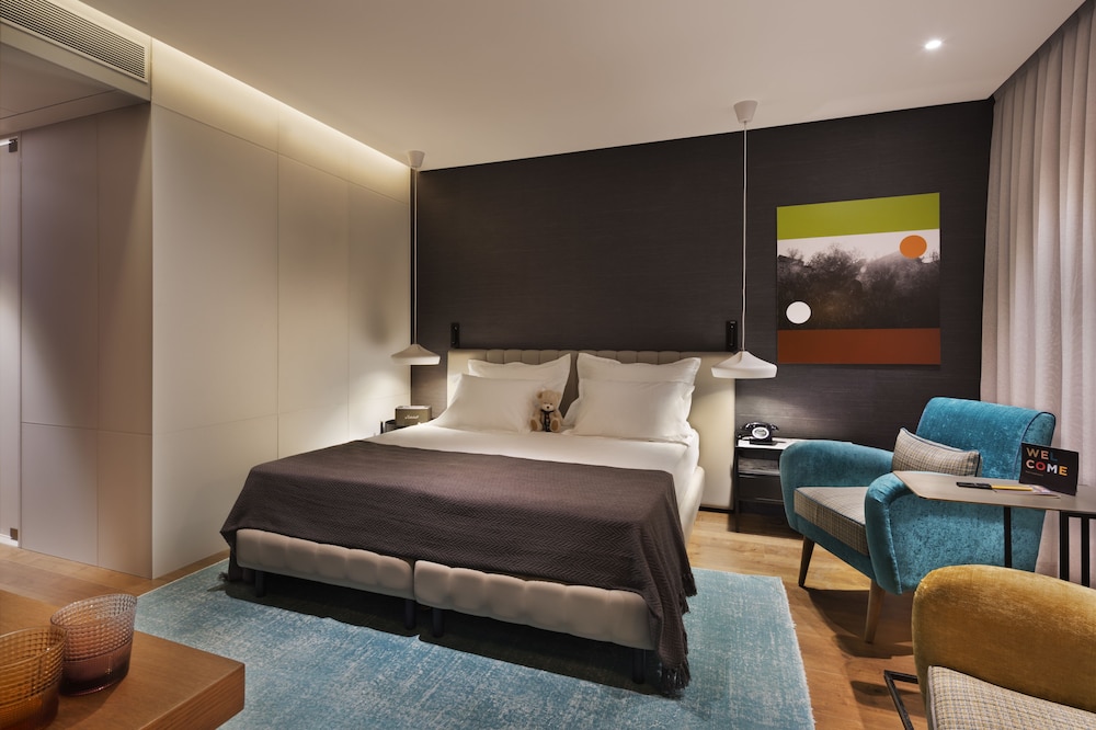 Deluxe Room, 1 Queen Bed, City View