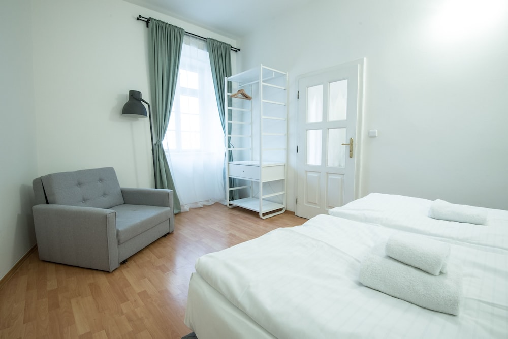 Family Apartment, 2 Bedrooms, Bathtub