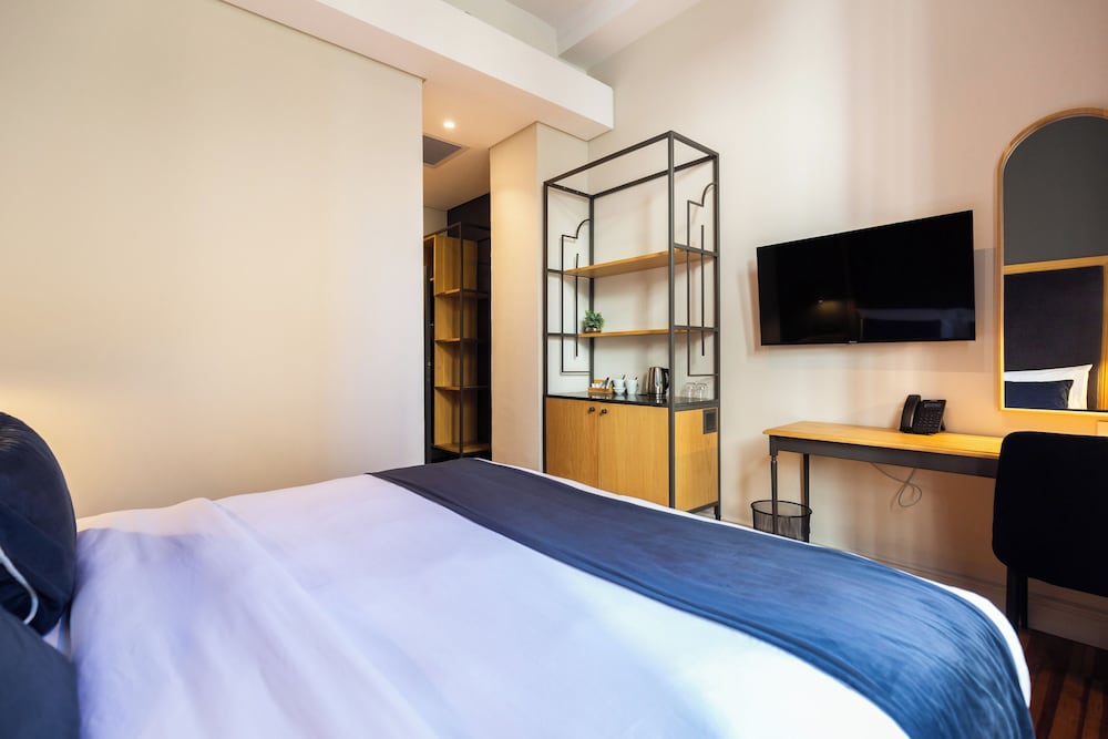 Deluxe Room - Photo 7