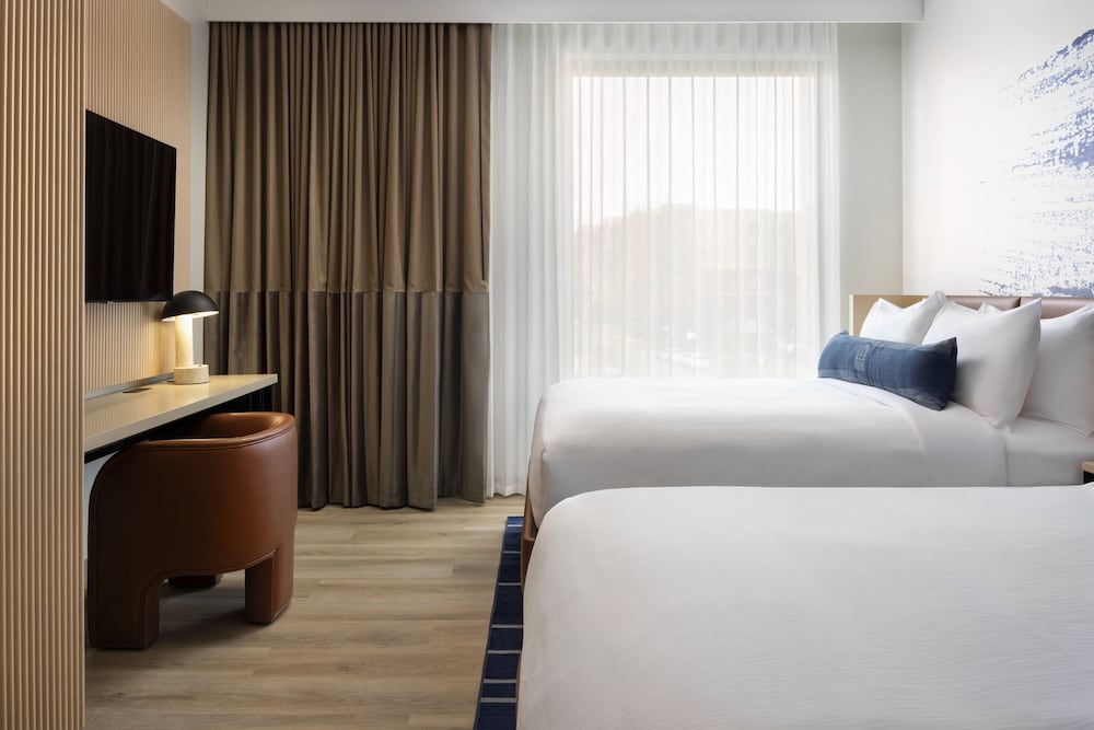 Standard Room, 2 Queen Beds - Photo 1