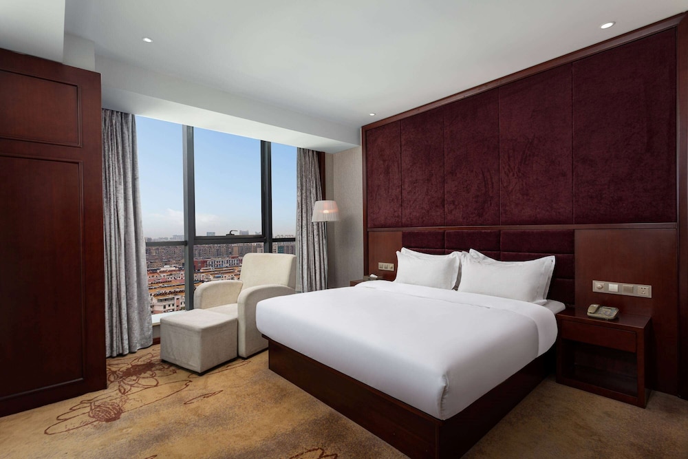 Family Suite, 1 King Bed, Non Smoking